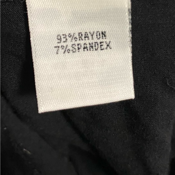 New Kenneth Cole New York Women’s Black Sleeveless Tank Ruffle Size Medium NWT - Picture 10 of 14